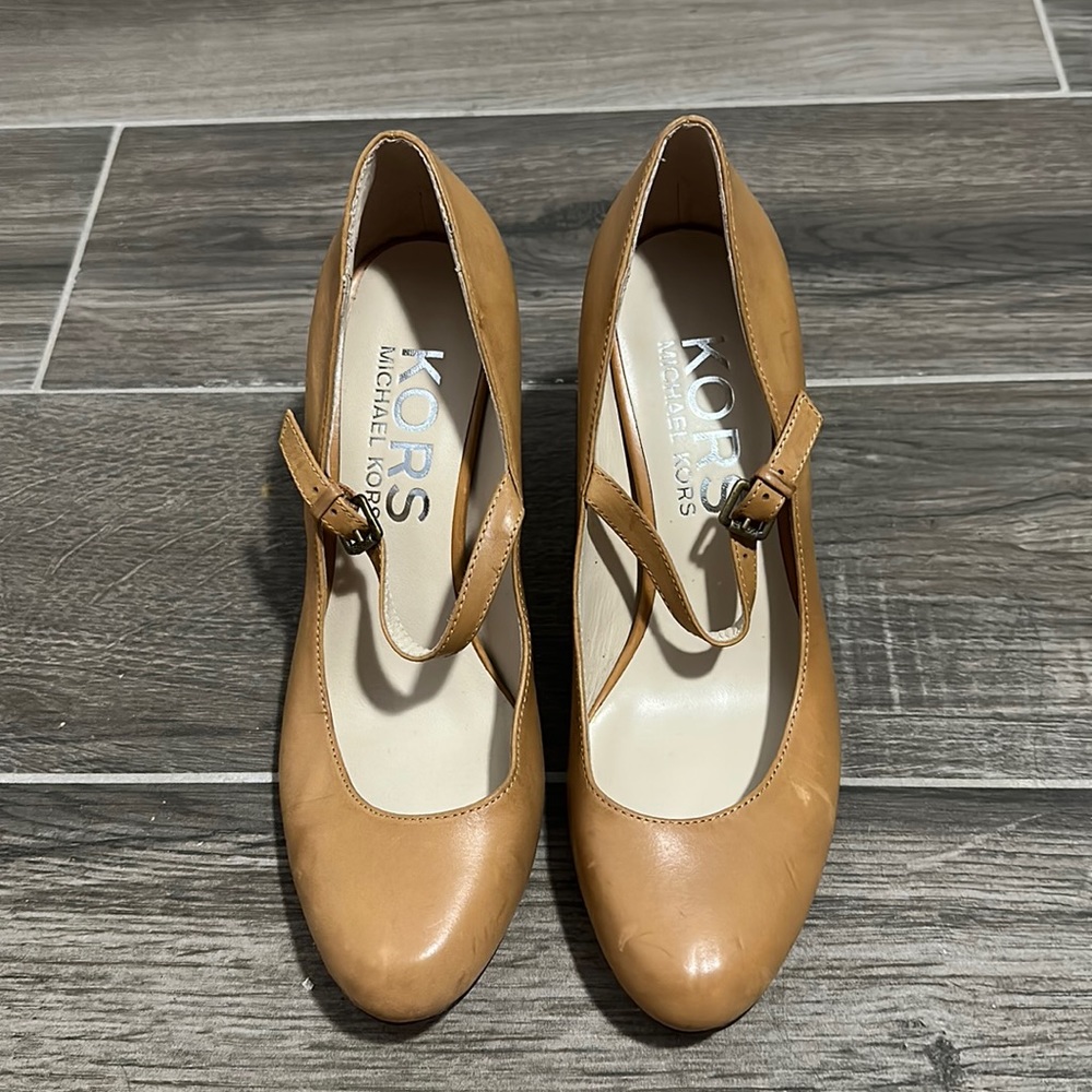 Michael Kors pumps